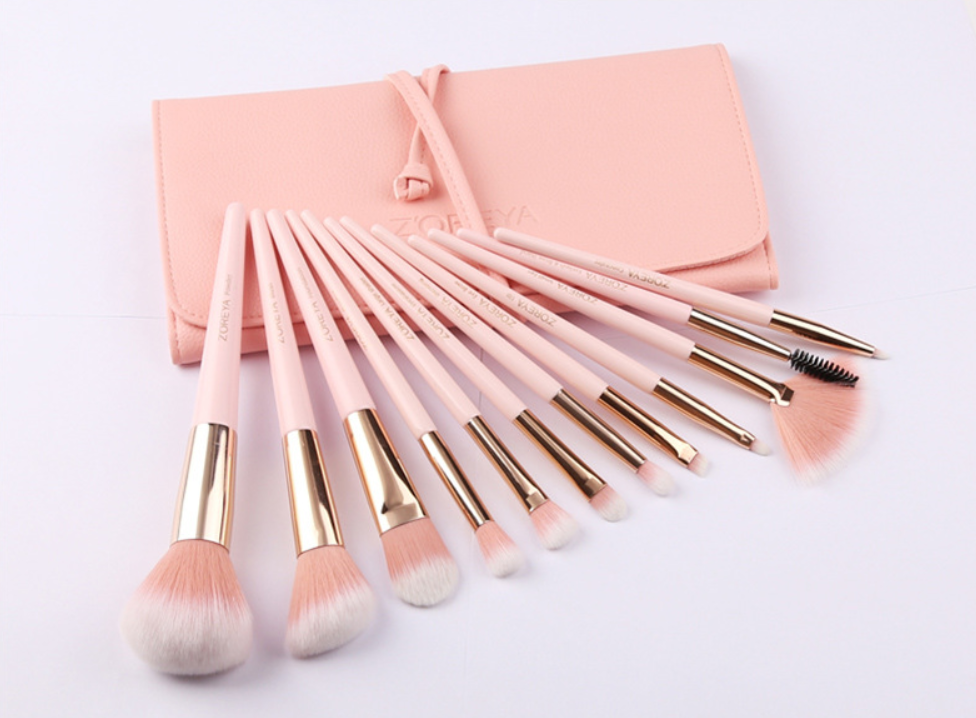 Set of 12 makeup brushes with pointed tail handles