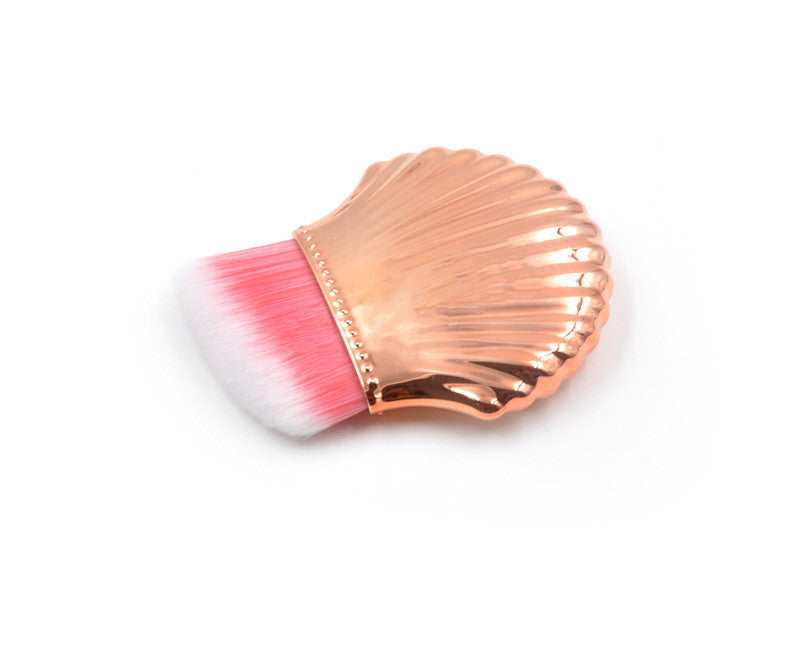 Single small shell foundation brush