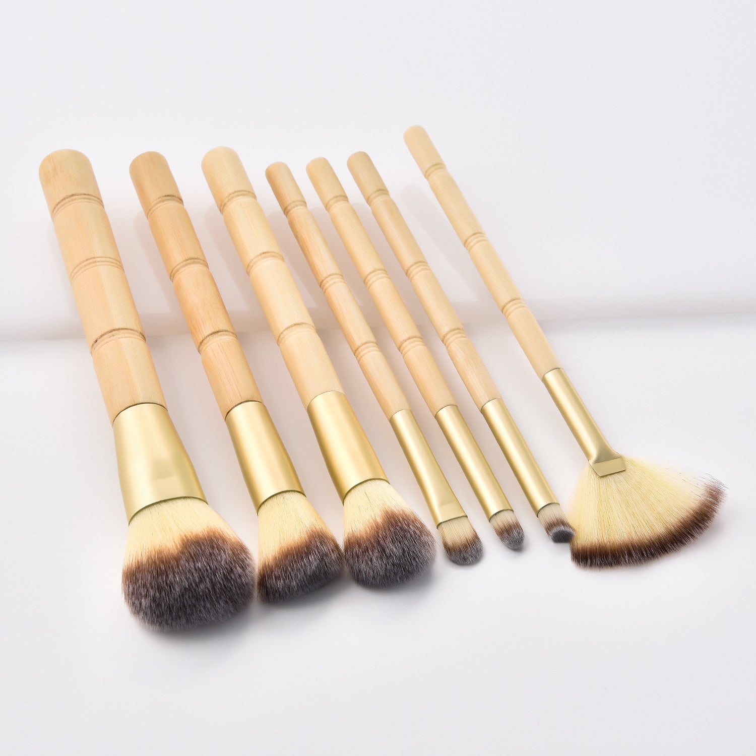 7 makeup brushes