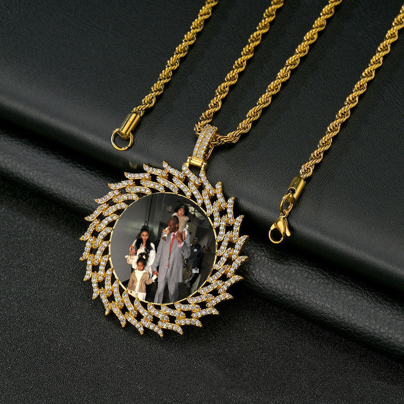 Round Diamond Sun Flower Frame Couple Commemorative Necklace