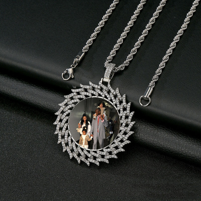 Round Diamond Sun Flower Frame Couple Commemorative Necklace