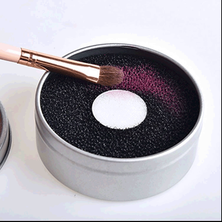 Make-up Brush Convenient Sponge Scrubbing Iron Box To Clean Up Remaining Powder