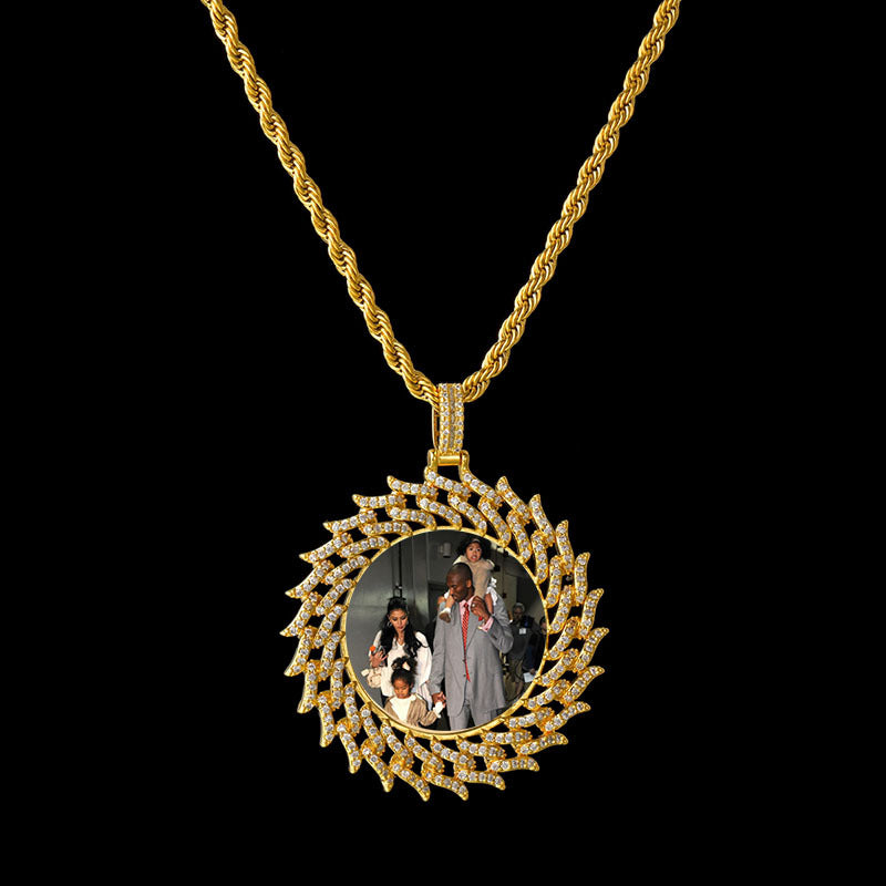 Round Diamond Sun Flower Frame Couple Commemorative Necklace